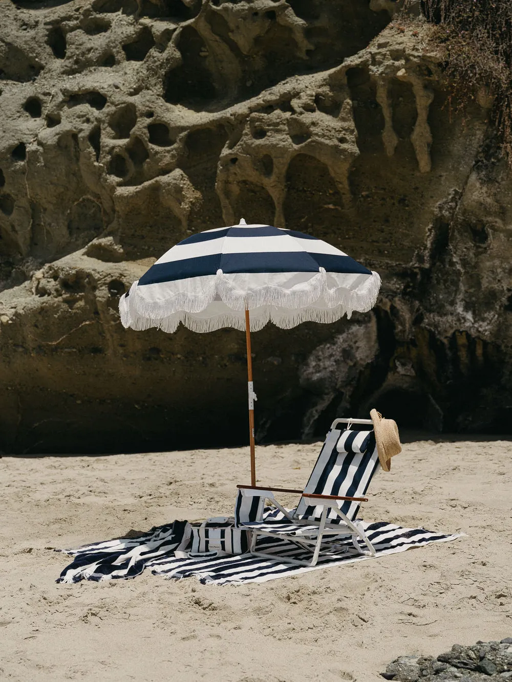 BUSINESS & PLEASURE CO HOLIDAY BEACH UMBRELLA - NAVY CAPRI STRIPE